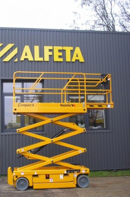 Elektrinis žirklinis keltuvas Haulotte Compact 8